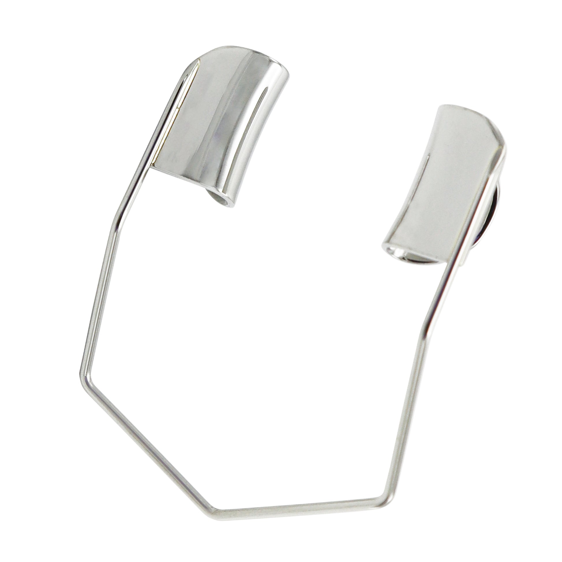 A stainless steel Barraquer speculum with a solid blade, overall length 4 cm.