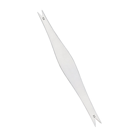 Extra-thin double-ended open spanner with 3.0mm and 3.5mm metric sizes for narrow clearance mechanical adjustments.